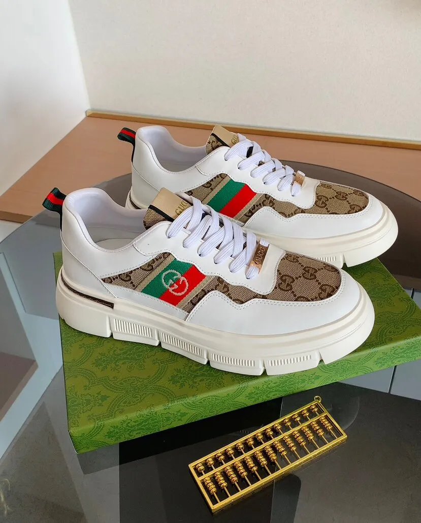 Factory price 400. The new GUCCI (Gucci) is launched at the same time, new men's shoes, 😘fabrics are selected imported cowhide, lining: sheepskin lining. 👍🏿 High-end ☄️ air-cushion molded anti-slip rubber outsole, exquisite lines, simple and elegant, comfortable and high-end for leisure travel. Code number: 38 to 44 (45 can be customized and cannot be returned or exchanged)